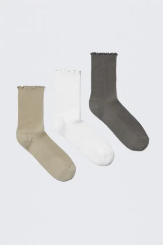 3-Pack Frill Edge Socks – Beige/White/Grey