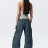 Abell Mid Rise Regular Barrel Jeans – Gnarly Blue – Medium Blue
