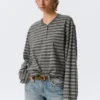 Boxy Long-Sleeved Henley T-Shirt – Striped Dark Grey