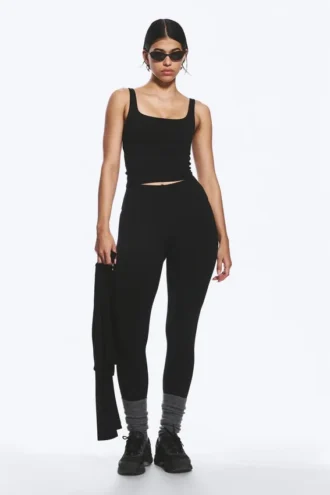 Cropped Sports Top – Black