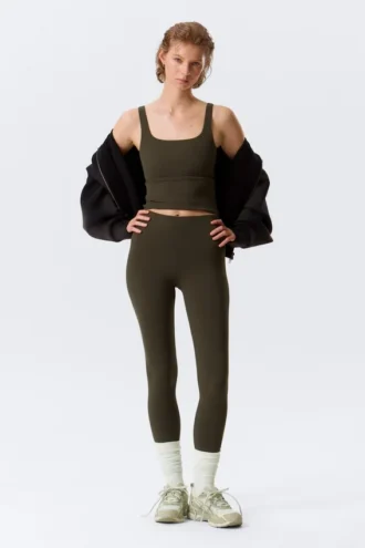 Cropped Sports Top – Dark Brown