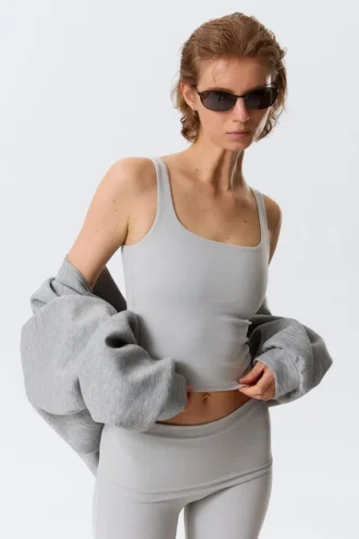 Cropped Sports Top – Light Dusty Grey