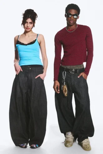 Dunno Unisex Low Rise Loose Barrel Jeans – Black Rinse – Black | Cheap Monday Gb