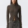 Fitted Long-Sleeved Mock-Neck Zip Top – Washed Dark Grey