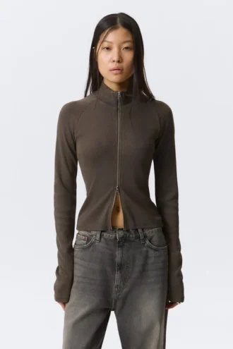 Fitted Long-Sleeved Mock-Neck Zip Top – Washed Dark Grey