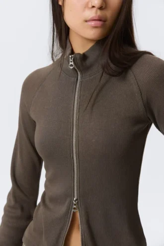 Fitted Long-Sleeved Mock-Neck Zip Top – Washed Dark Grey