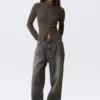 Fitted Long-Sleeved Mock-Neck Zip Top – Washed Dark Grey