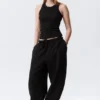 Fitted Rib Tank Top – Black