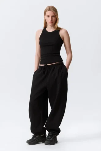 Fitted Rib Tank Top – Black