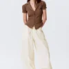 Fitted Short-Sleeved Resort Shirt – Striped Brown