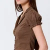 Fitted Short-Sleeved Resort Shirt – Striped Brown