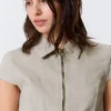 Fitted Short-Sleeved Zip Top – Beige