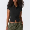 Fitted Short-Sleeved Zip Top – Black