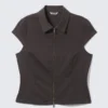 Fitted Short-Sleeved Zip Top – Dark Grey