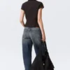 Fitted Short-Sleeved Zip Top – Striped Black