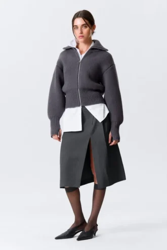 Fitted Turtleneck Wool Sweater – Dark Grey