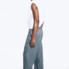Galaxy Mid Rise Loose Straight Jeans – 2000 Blue – Medium Blue