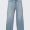 Galaxy Mid Rise Loose Straight Jeans – Blue Fade – Medium Blue