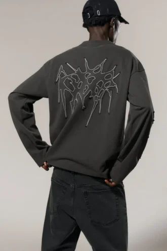Great Boxy Graphic Long Sleeve T-Shirt – Dark Grey – Tristar