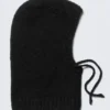 Hairy Knitted Tie Hood – Black