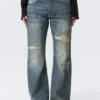Helix Low Rise Regular Flared Jeans – Arizona Worn – Medium Blue