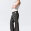 Helix Low Rise Relaxed Flared Leg Jeans – Risso Black – Black