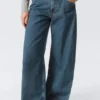 High Waisted Curved-Yoke Barrel Jeans – Blue Anthem – Medium Blue