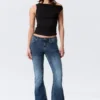 Katsumi Low Rise Slim Flared Leg Jeans – Peak Blue – Medium Blue