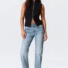 Laika Mid Rise Regular Straight Jeans – Eighteen Blue – Medium Blue