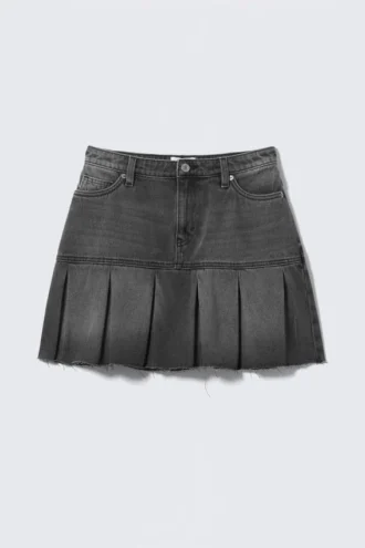Liz Low Rise Pleated Twill Skirt – Haunted Black – Washed Black