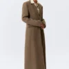 Long Fitted Single-Breasted Suiting Coat – Medium Brown