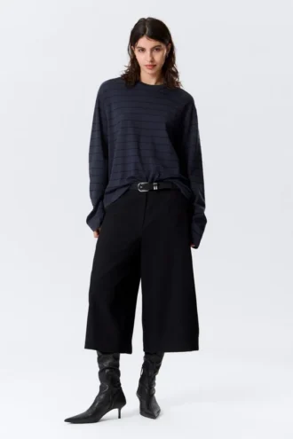 Long-Sleeved Boxy Cotton T-Shirt – Striped Dark Blue