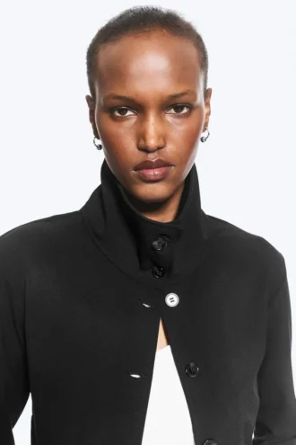 Long-Sleeved Buttoned Shirt – Black