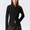 Long-Sleeved Fitted Zip Shirt – Black
