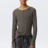 Long-Sleeved Henley T-Shirt – Dark Mole
