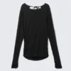 Long-Sleeved Open Back Top – Black