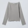 Long-Sleeved Raw Edge Boatneck Top – Dusty Grey