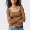 Long-Sleeved Slim Fit Scoop Neck Top – Brown