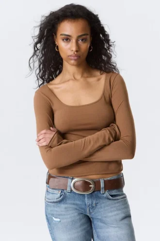 Long-Sleeved Slim Fit Scoop Neck Top – Brown