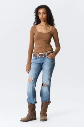 Long-Sleeved Slim Fit Scoop Neck Top – Brown