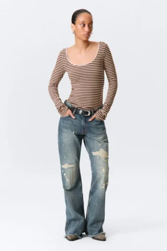Long-Sleeved Slim Fit Scoop Neck Top – Light Pink/Brown Stripe
