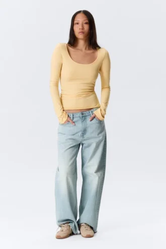 Long-Sleeved Slim Fit Scoop Neck Top – Light Yellow