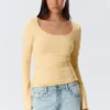 Long-Sleeved Slim Fit Scoop Neck Top – Light Yellow