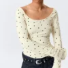 Long-Sleeved Slim Fit Scoop Neck Top – Light Yellow – Dots