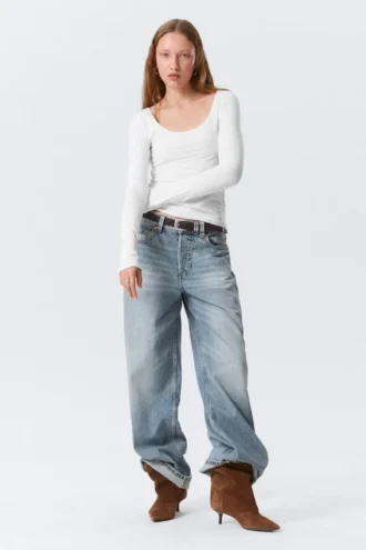 Long-Sleeved Slim Fit Scoop Neck Top – White