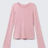 Long-Sleeved V-Neck Top – Light Pink