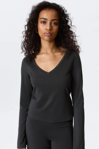 Long-Sleeved V-Neck Top – Washed Black