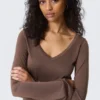 Long-Sleeved V-Neck Top – Washed Mole