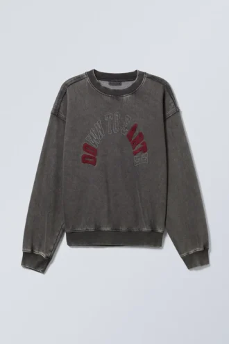 Loose Graphic Sweatshirt – Washed Black – Down to Earth