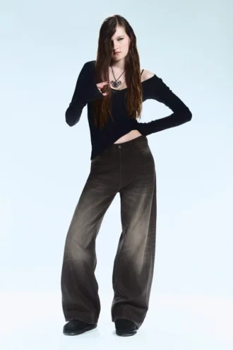 Looser Regular Waist Loose Straight Jeans – Mustard Black – Black | Cheap Monday Gb